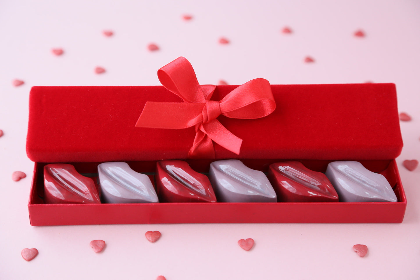 Luxurious jewellery- Kiss box